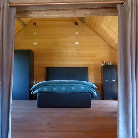 Eco-grange Au Milieu De Notre Ferme Biologique O'naturel