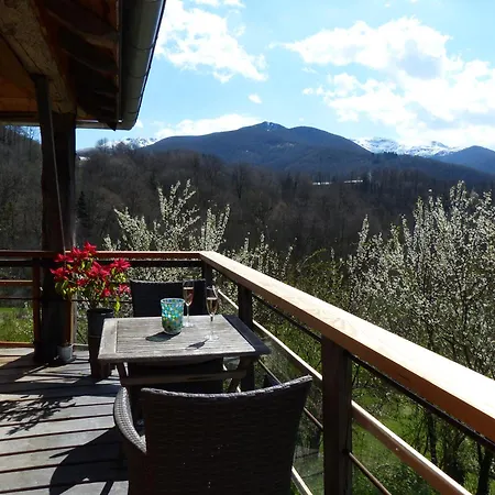 Eco-grange Au Milieu De Notre Ferme Biologique O'naturel Avec Sa Mare Et Son Ruisseau Massat