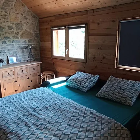 Holiday home Eco-grange Au Milieu De Notre Ferme Biologique O'naturel Avec Sa Mare Et Son Ruisseau Massat