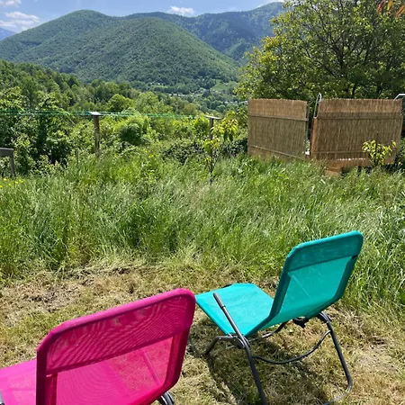 Eco-grange Au Milieu De Notre Ferme Biologique O'naturel Avec Sa Mare Et Son Ruisseau Massat