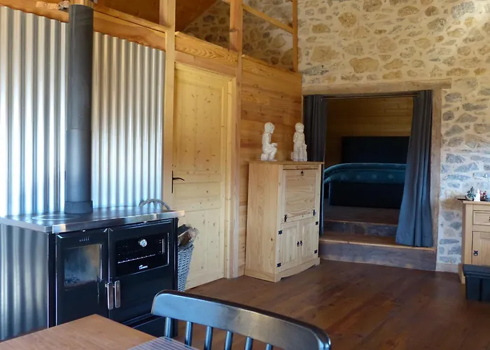 Eco-grange Au Milieu De Notre Ferme Biologique O'naturel