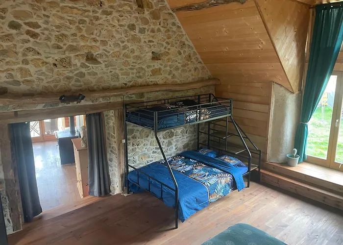 Eco-grange Au Milieu De Notre Ferme Biologique O'naturel 度假居 Massat